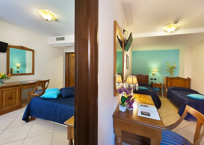 울리세 디럭스 3*