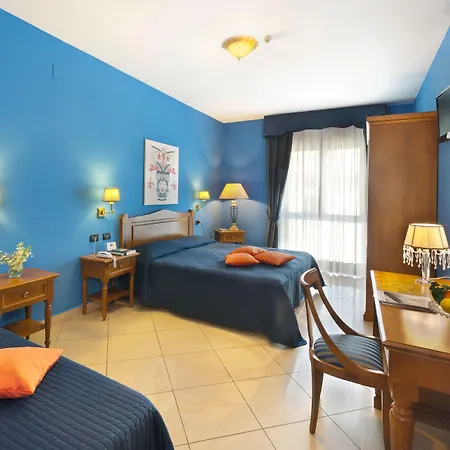 Ulisse Deluxe מלון