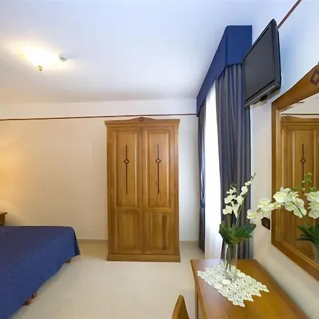 Ulisse Deluxe 3* Península Sorrentina